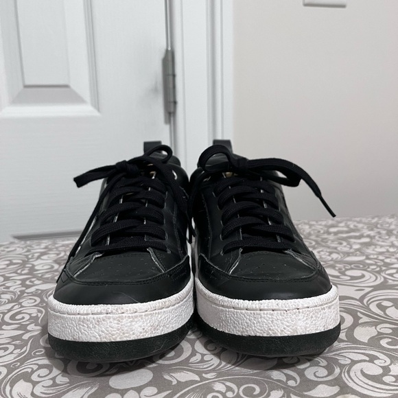 Golden Goose Black Leather YEAH Sneakers with White Trim - Picture 10 of 12